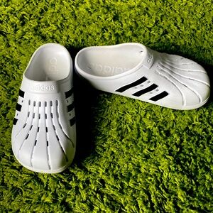 Unisex Adilette Clogs(Womens 8/ Mens 7)